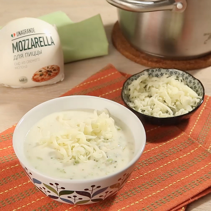 Как приготовить Сырный суп с брокколи и моцареллой